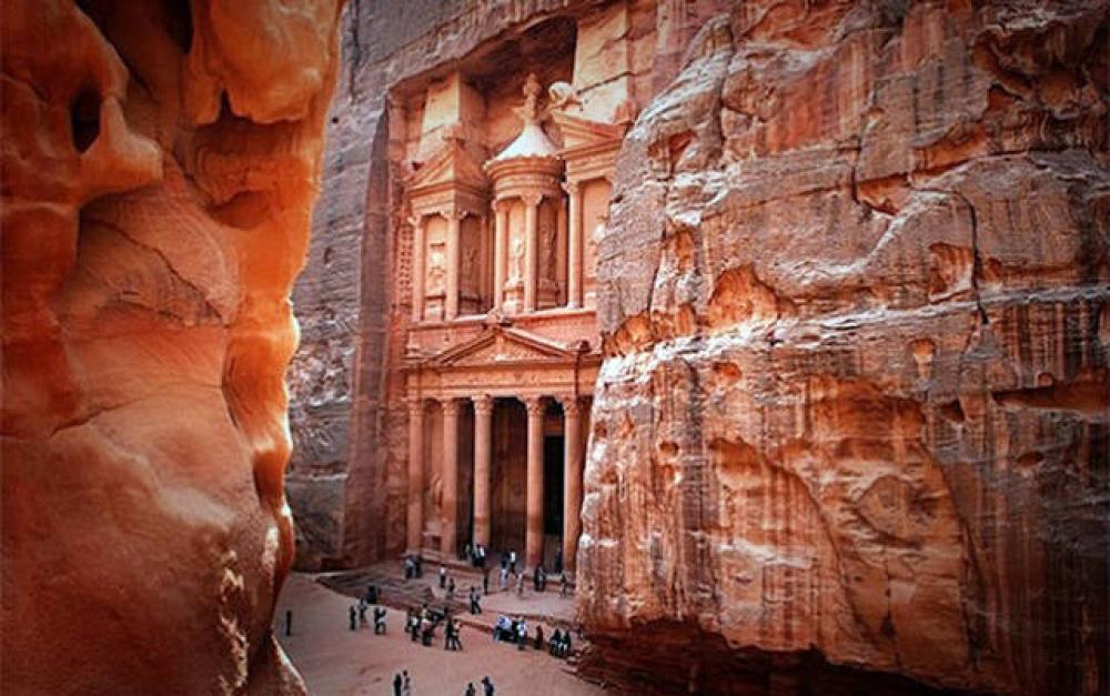 الدخل الأردني يرتفع 9% بفعل السياحة