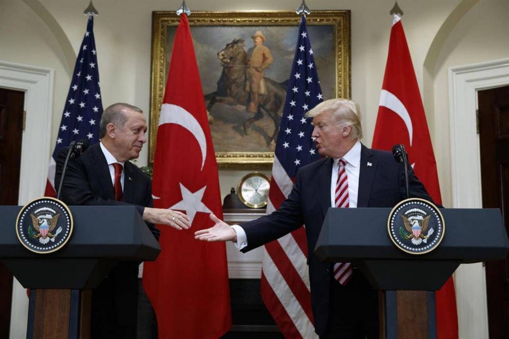  البيت الأبيض بين نقيضي التنسيق في العملية التركية.. والعقوبات عليها 