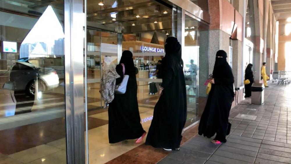إجراءات جديدة في السعودية لجذب السائحين 