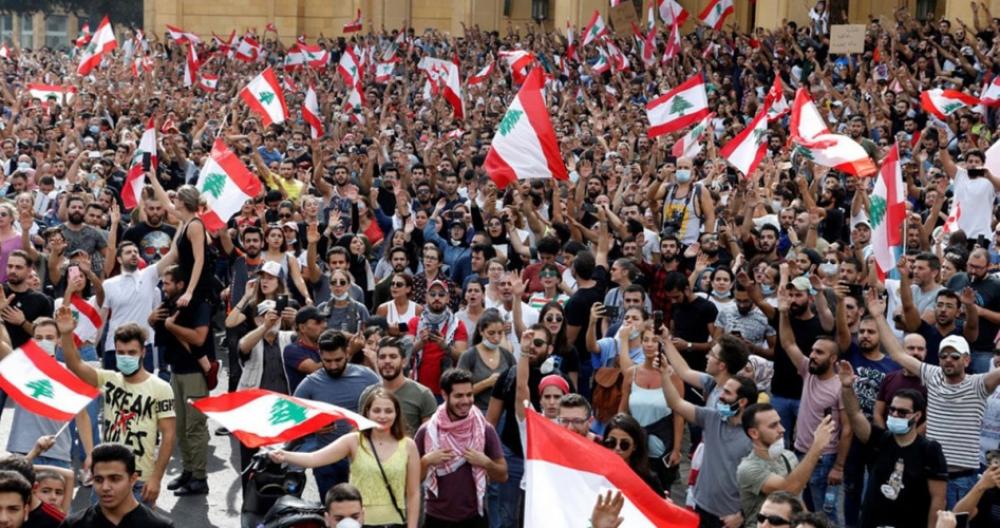 ناشطة لبنانية لجريدتنا تكشف من يشوه صورة المتظاهرين