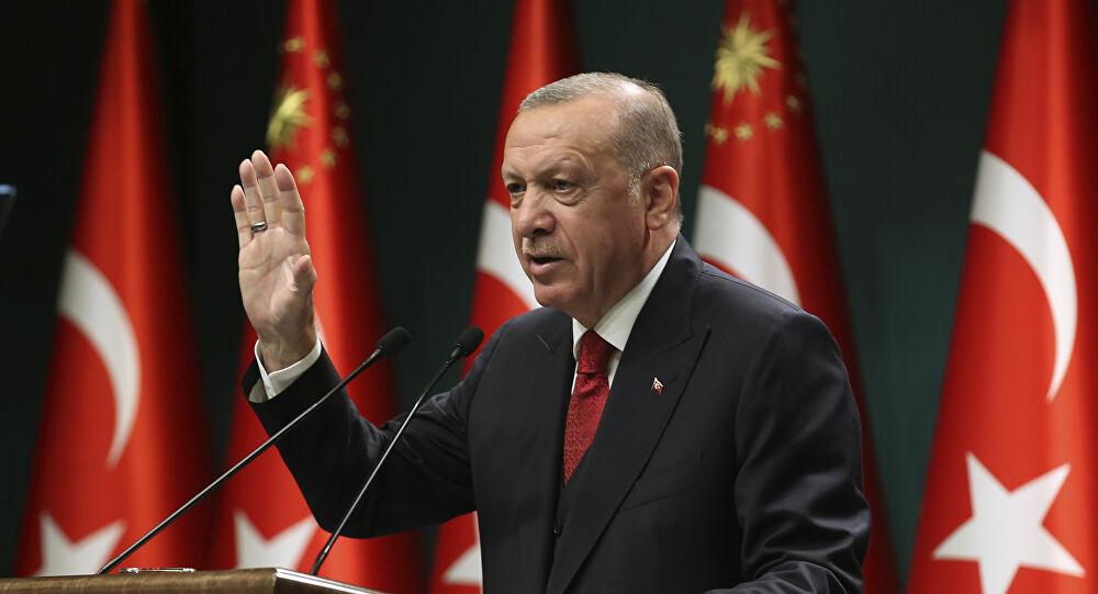 بعد ماكرون.. أردوغان يهاجم رئيسة دولة أوروبية جديدة