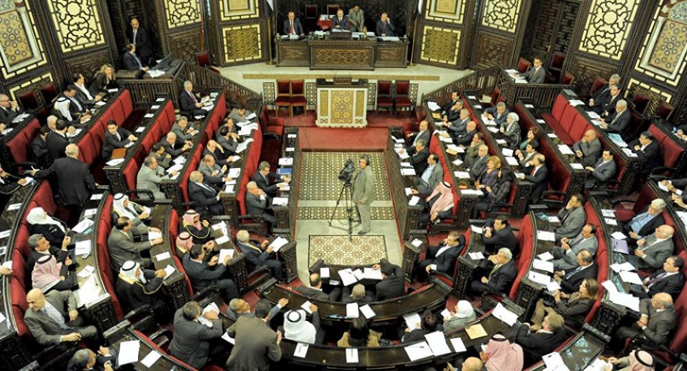 برلماني سوري بيدي استعداده لتحمّل مخالفات "عناق العشّاق"