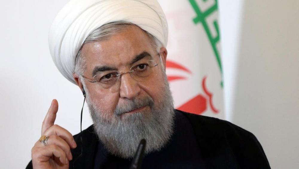روحاني يهدد ماكرون بتخلي إيران عن التزاماتها النووية
