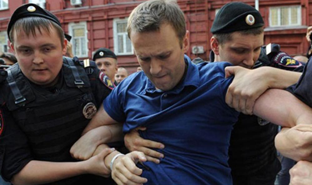الشرطة الروسية تطالب بالتحقيق مع المعارض نافالني